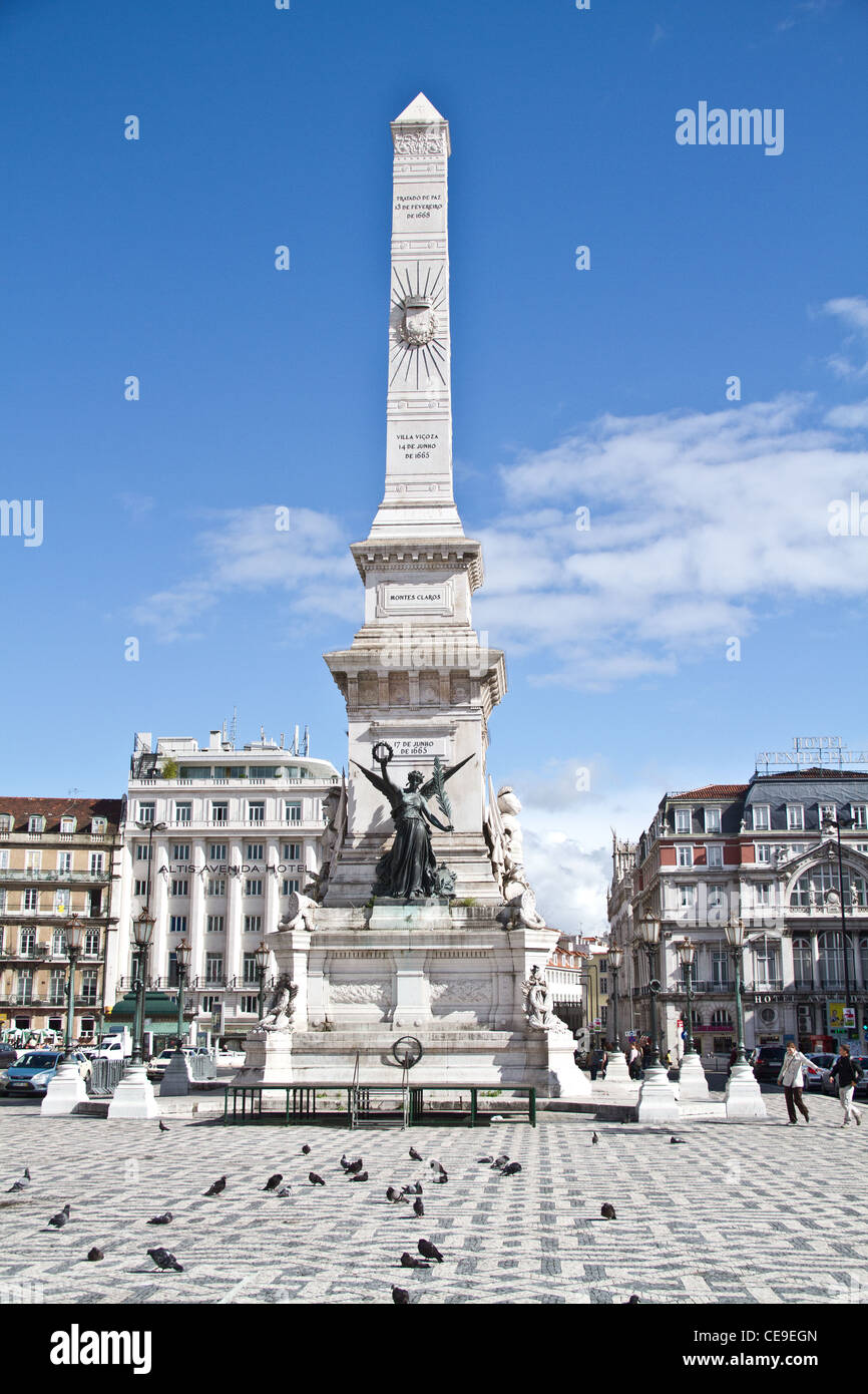 Monument aux restaurateurs à Praça dos Restauradores. Lisbonne, Portugal Banque D'Images