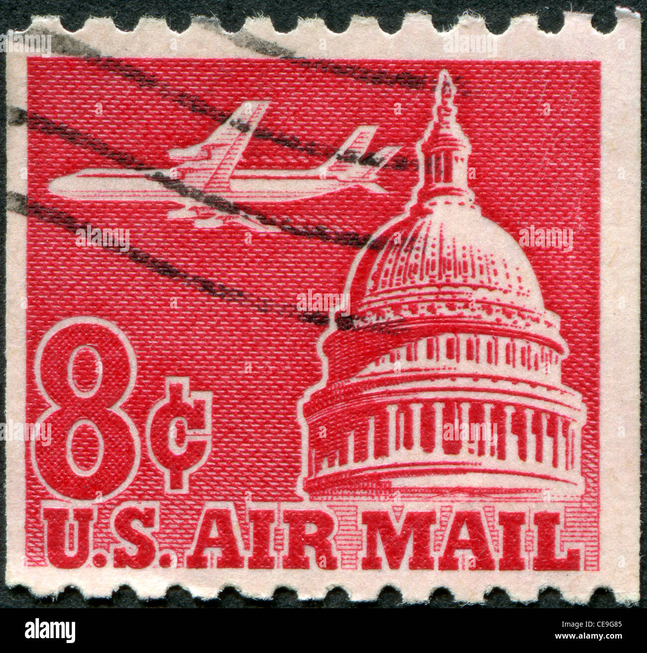 USA - circa 1962 : timbre imprimé aux Etats-Unis, montre un avion de ligne (Douglas DC-8) sur Capitol, vers 1962 Banque D'Images