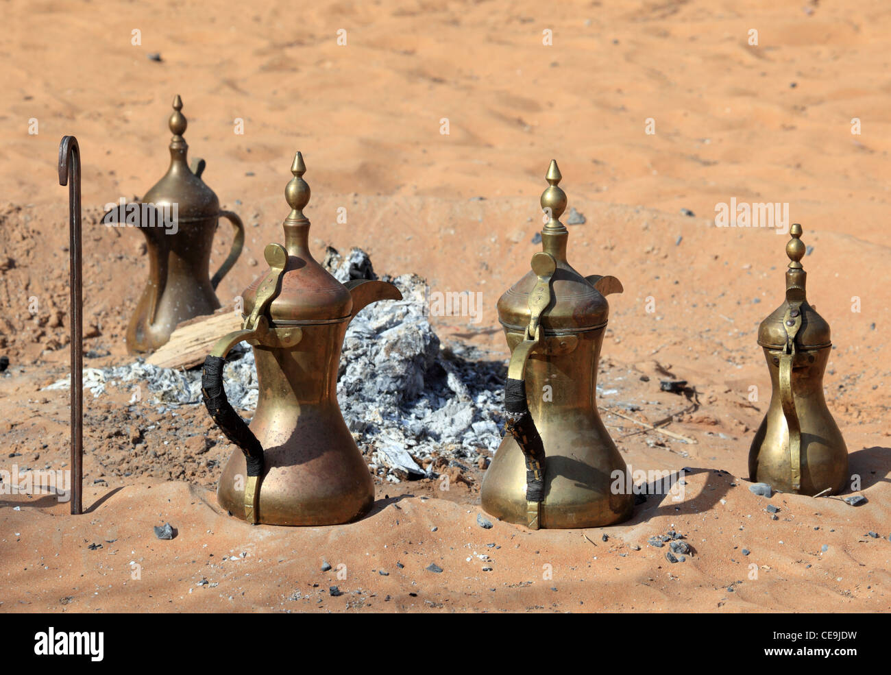 Le café arabe traditionnel à cheminée dans le désert Banque D'Images