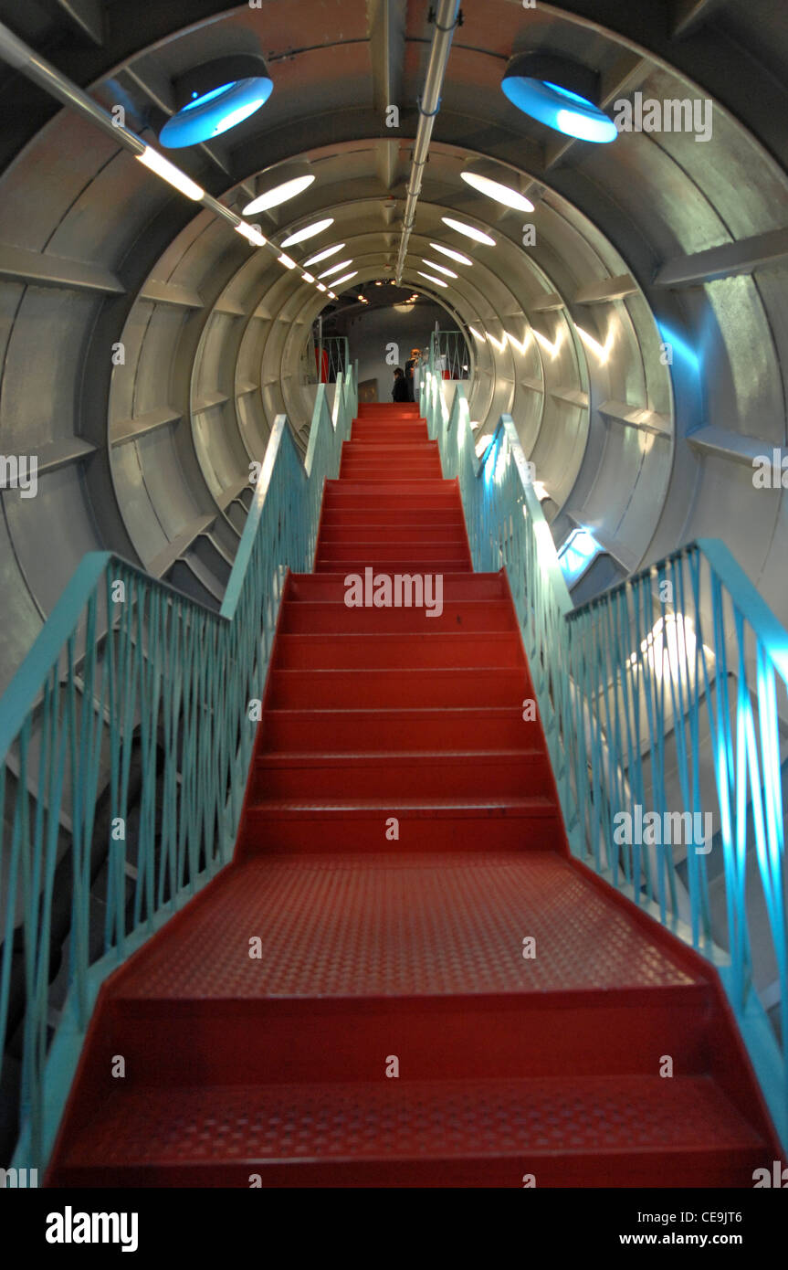 Tunnel escalier Banque D'Images