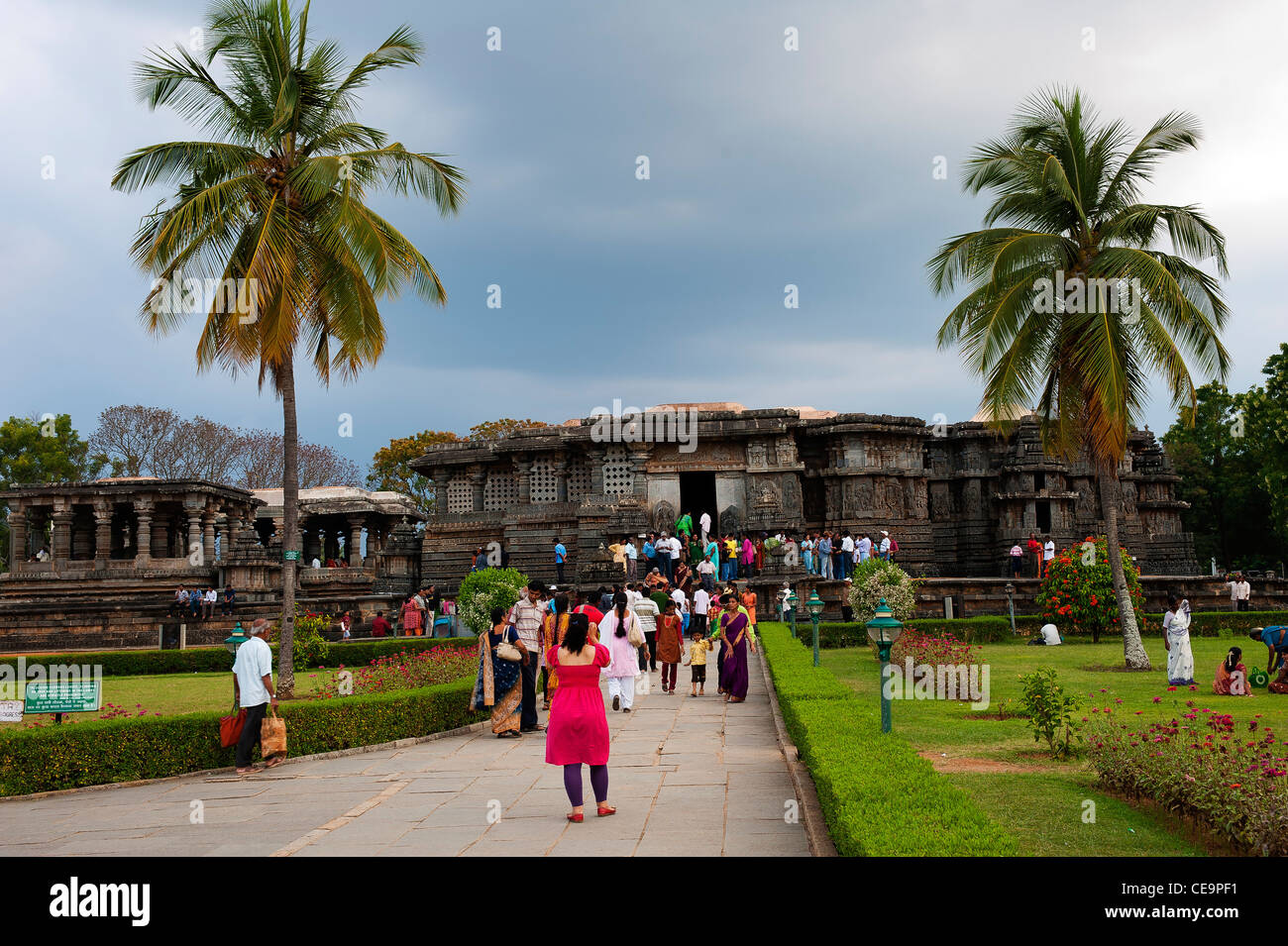 Hoysaleswara temple est un temple hindou dédié au Dieu Shiva. Il faut 100 ans pour être fini, Halebeedu, Karnataka, Inde Banque D'Images