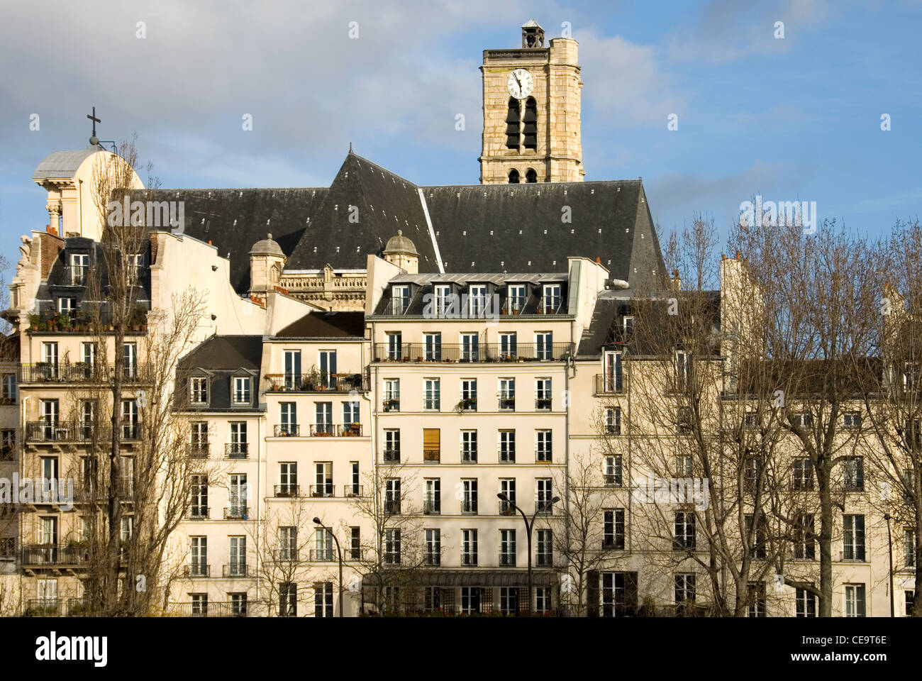 Un immeuble près de la Seine, Paris, France Banque D'Images