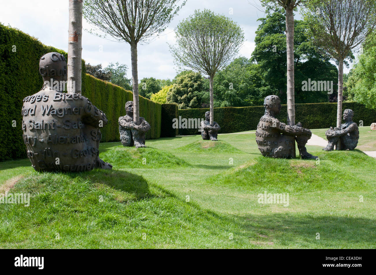 Les oeuvres d'art par l'artiste espagnol Jaume Plensa au Yorkshire Sculpture Park. Banque D'Images