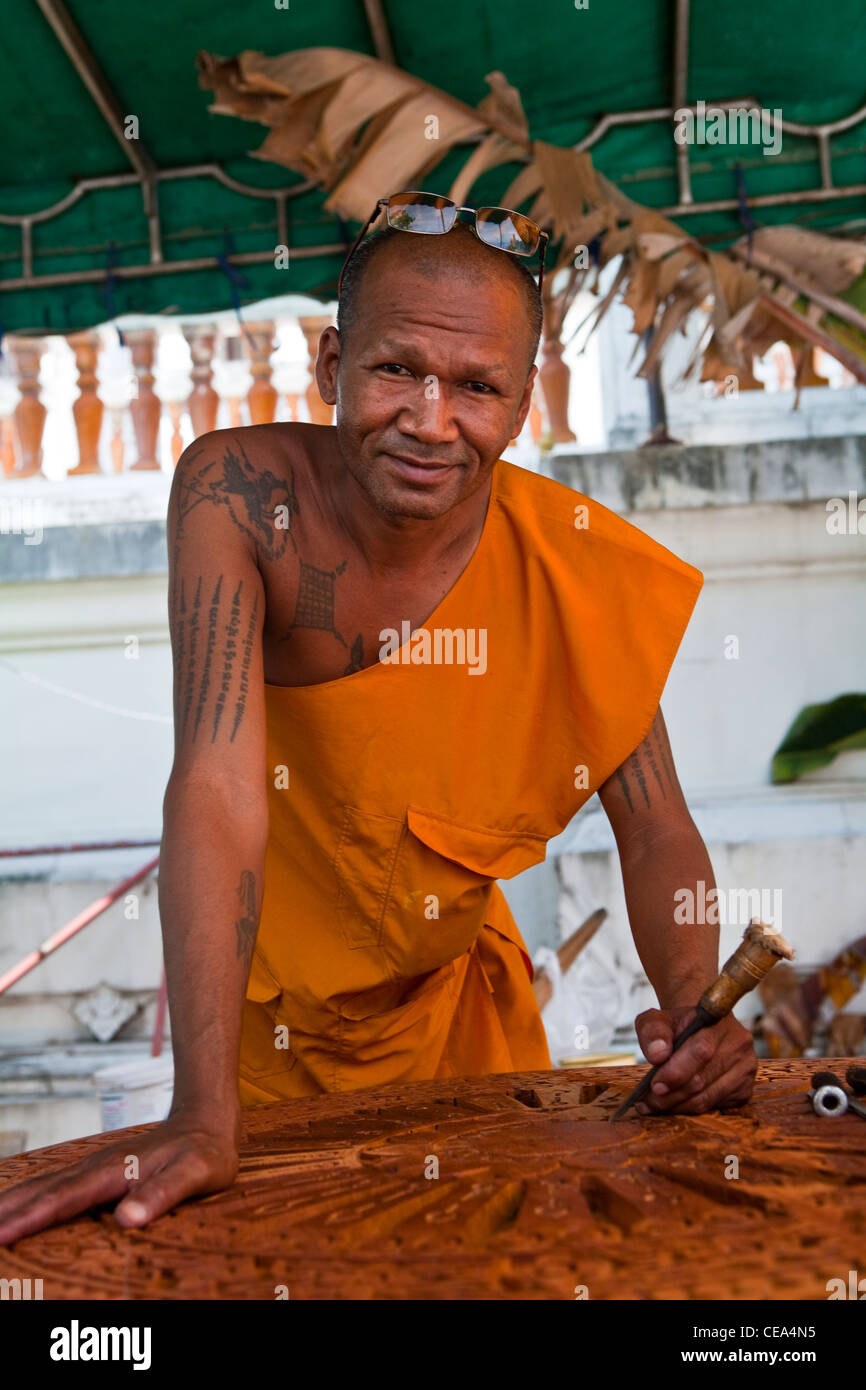 Monk, Wat Sa Wang Fa Temple, la province de Chonburi, Thaïlande. Banque D'Images