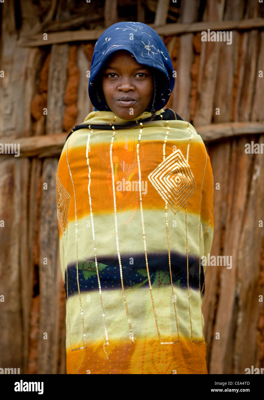 Les Borana Girl habillé en pagne de couleur l'Ethiopie Banque D'Images