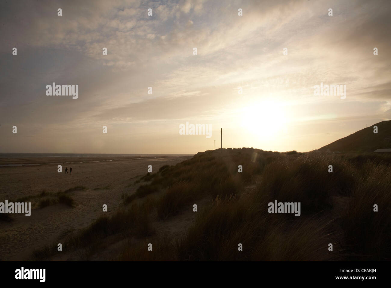 Soleil sur une plage de Barmouth Banque D'Images