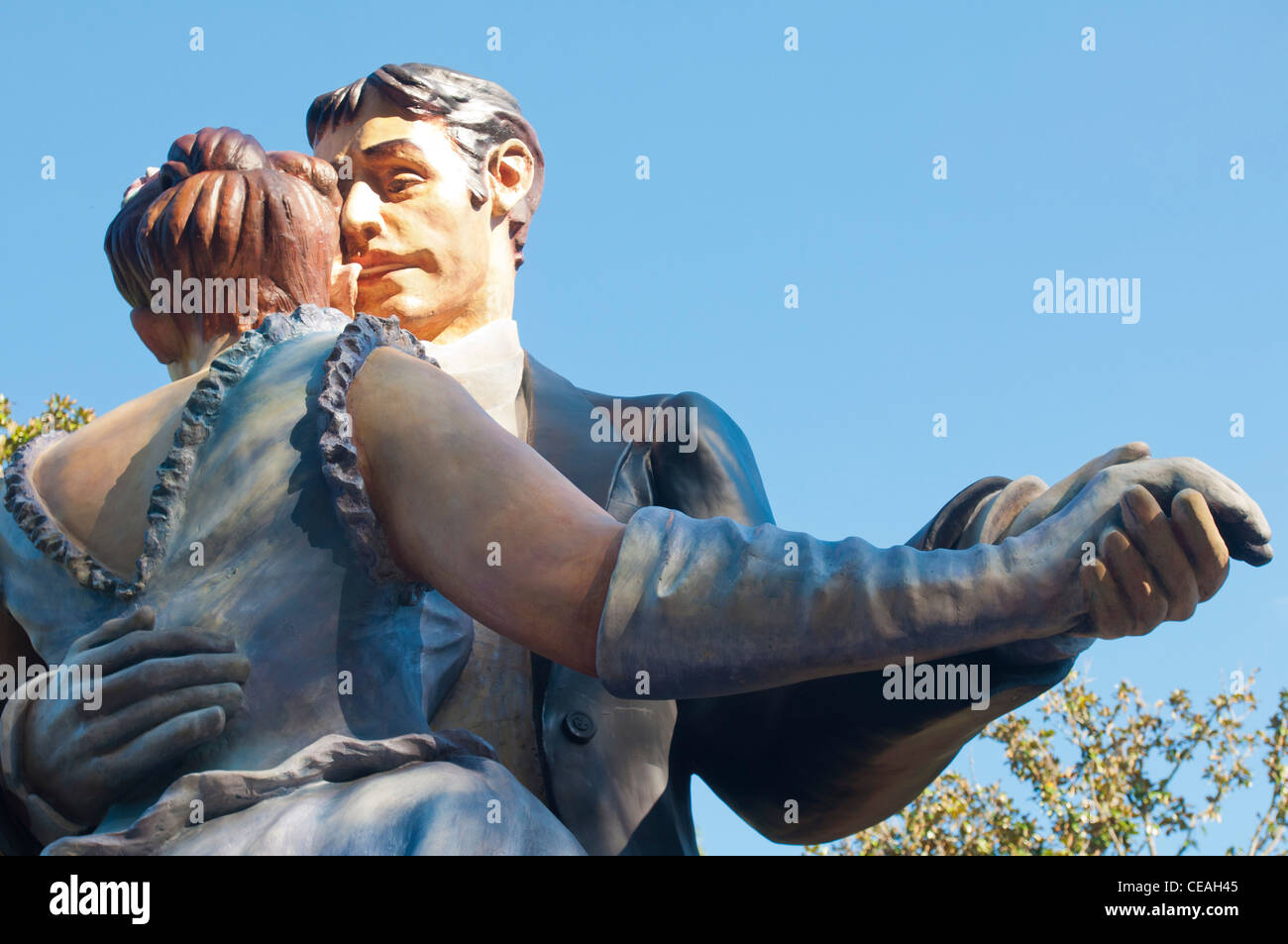 Whispering Fermer, couple dansant sculpture géante par Seward Johnson, Université de Floride, Gainesville, Floride, USA Banque D'Images