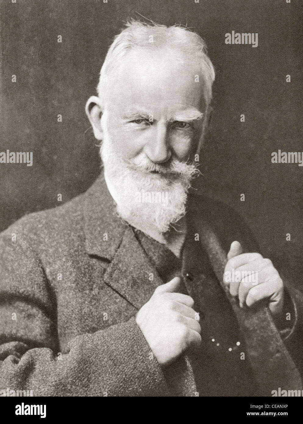 George Bernard Shaw, 1856 - 1950. Dramaturge irlandais, critique, militant politique et lauréat du Prix Nobel. Banque D'Images
