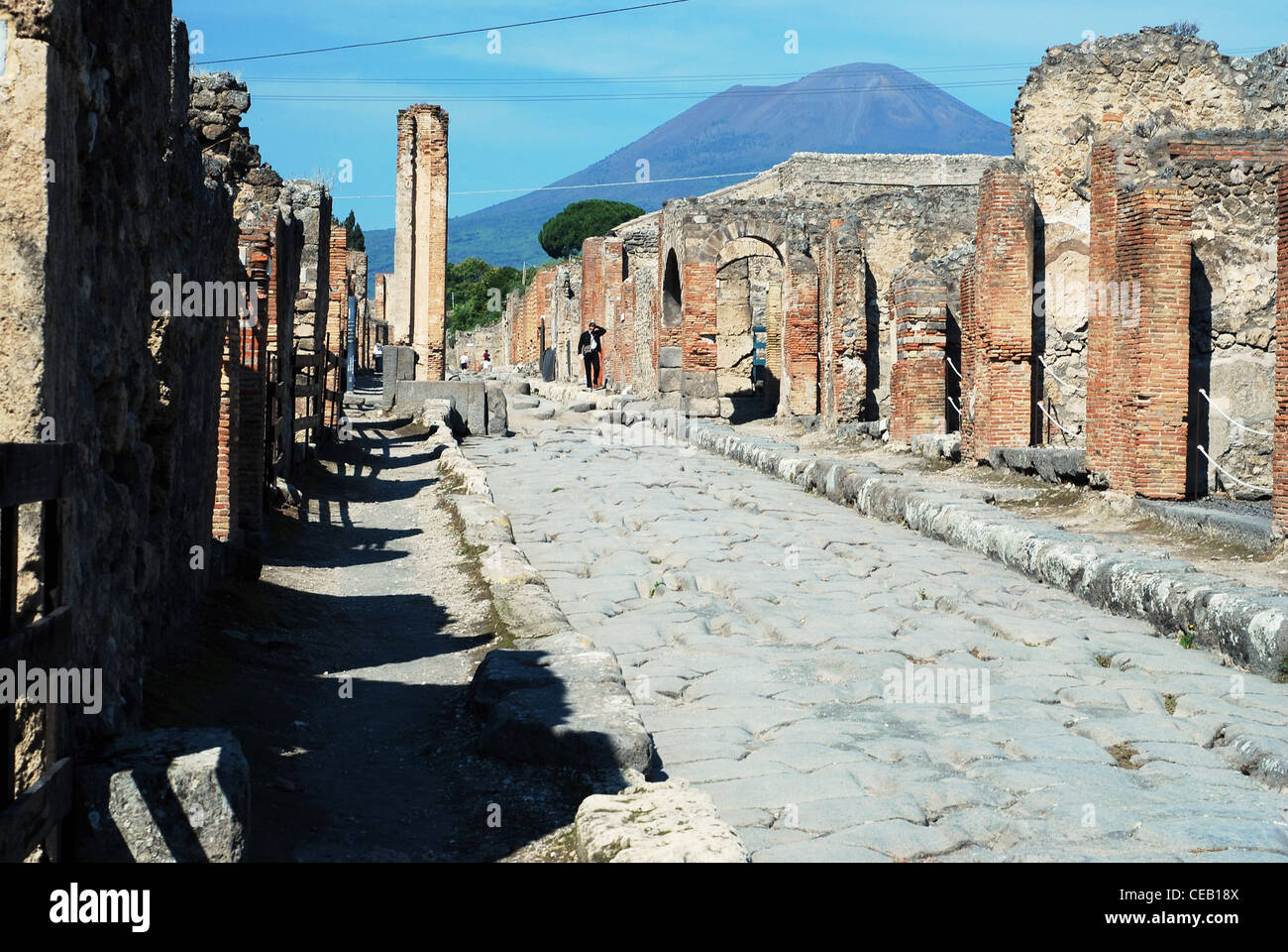 Ruines de Pompéi en Italie, avec le Vésuve en arrière-plan Banque D'Images