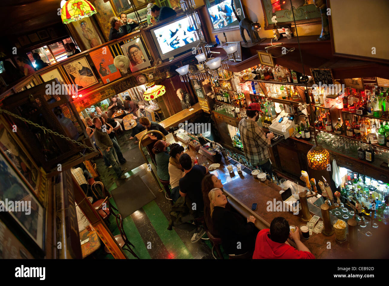 Vesuvio cafe. San Francisco de renommée mondiale saloon de North Beach, juste en face de la City Lights bookstore. San Francisco. USA Banque D'Images