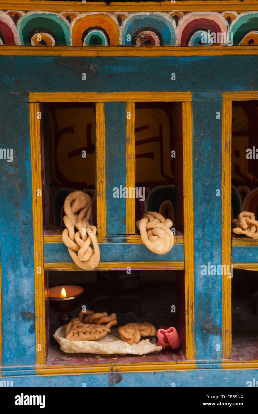 L'Inde, de l'Arunachal Pradesh, Dirang, festival du Nouvel An tibétain Losar Zan Onglet sur pain à prières Banque D'Images