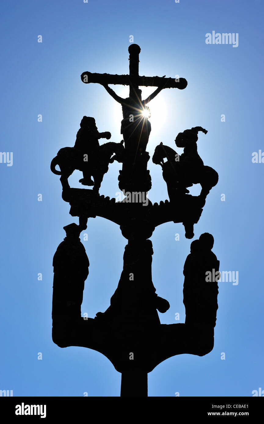La silhouette du calvaire à Sainte-Marie-du-Le Ménez-Hom, Finistère, Bretagne, France Banque D'Images