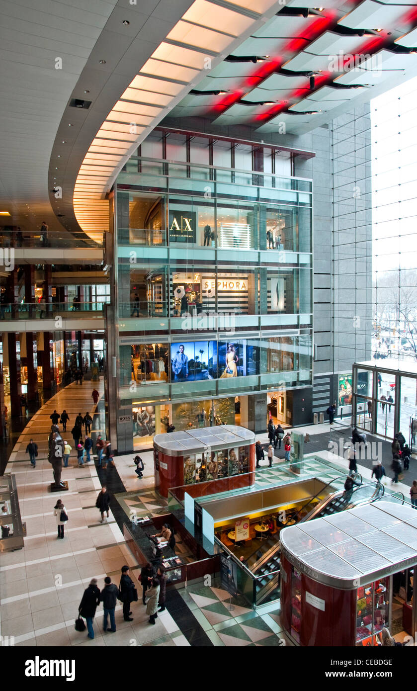 Intérieur du Time Warner Center de Columbus Circle à Manhattan Banque D'Images