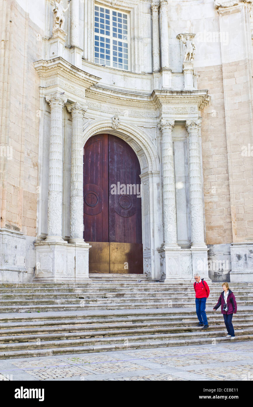 La Cathédrale de Cadix Cadix Espagne néoclassique. Cadix est l'une des plus anciennes villes habitées en permanence de l'Europe. Banque D'Images