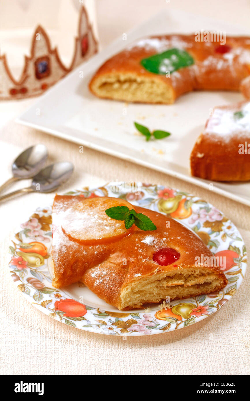 Gateau En Forme D Anneau Mange Le 6 Janvier Recette Disponible Photo Stock Alamy Gateau En Forme D Anneau Mange Le 6 Janvier Recette Disponible Photo Stock Alamy