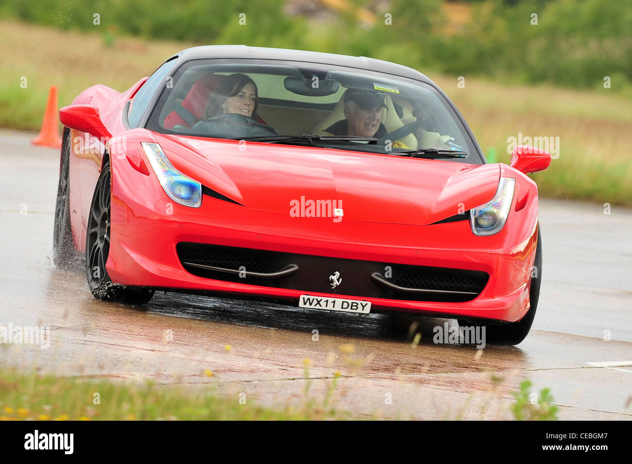 Supercars sur la voie UK Ferrari 458 Italia Banque D'Images