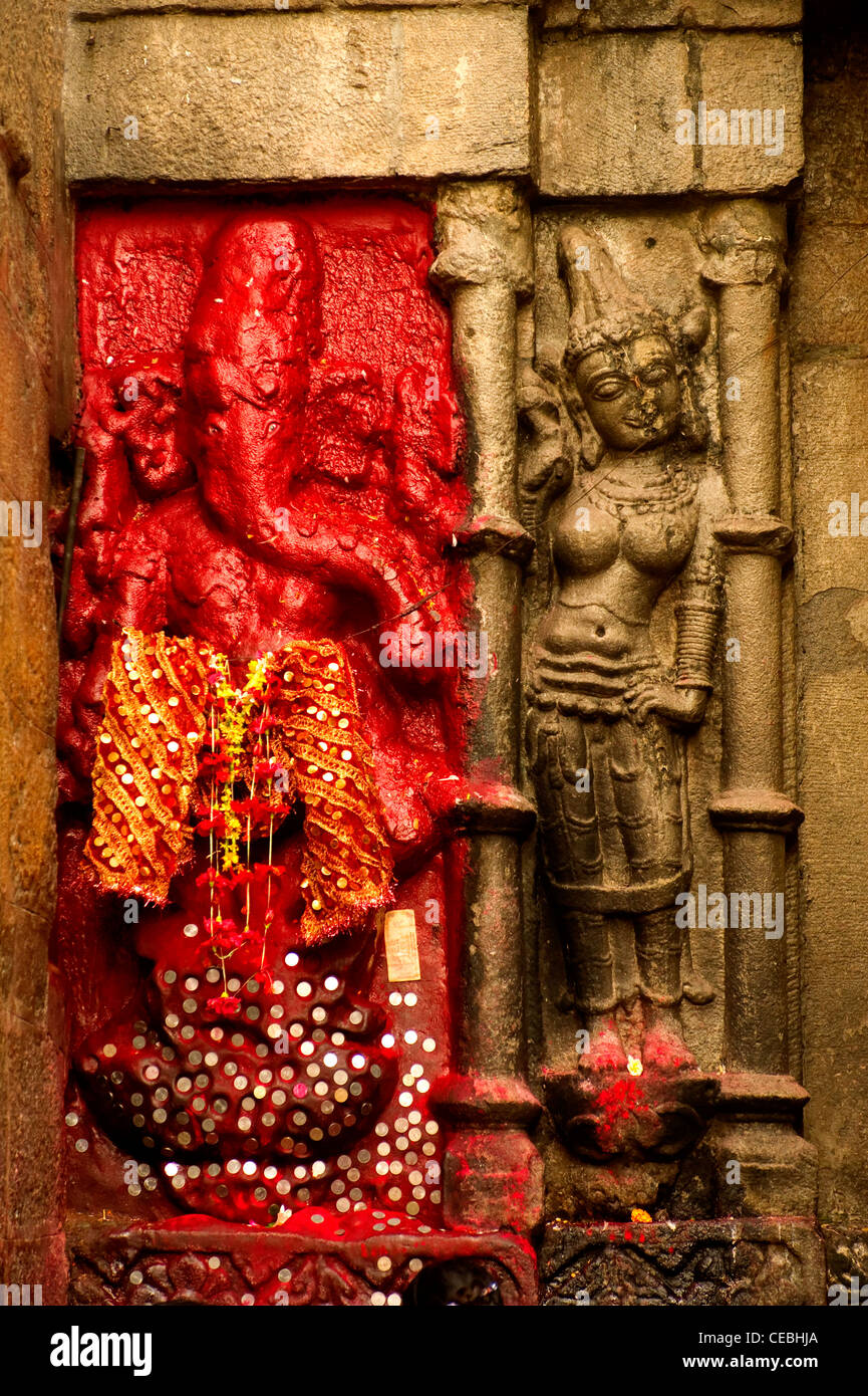 L'extérieur de la sculpture de Temple, Temple Kamakshi populaire avec l'tantrics, dans l'Assam, Inde Banque D'Images