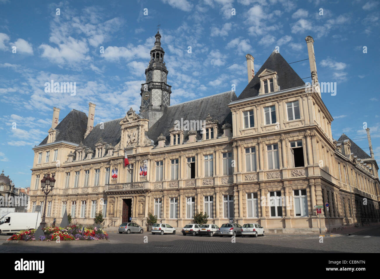La mairie (ou hôtel de ville) à Reims, Champagne-Ardenne, France. Banque D'Images