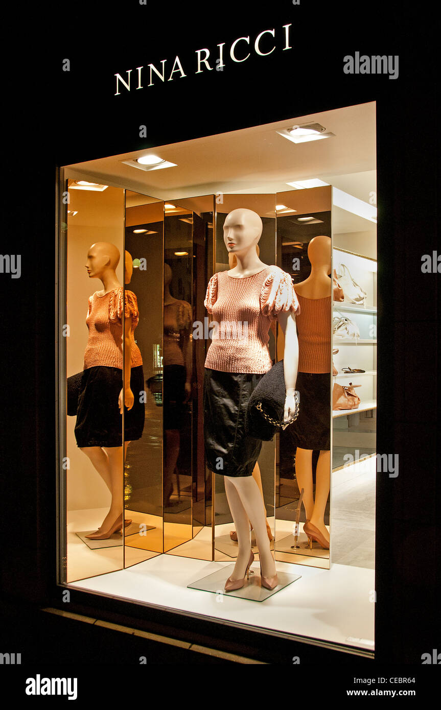 Nina Ricci haute couture Avenue Montaigne Paris couturier designer ...