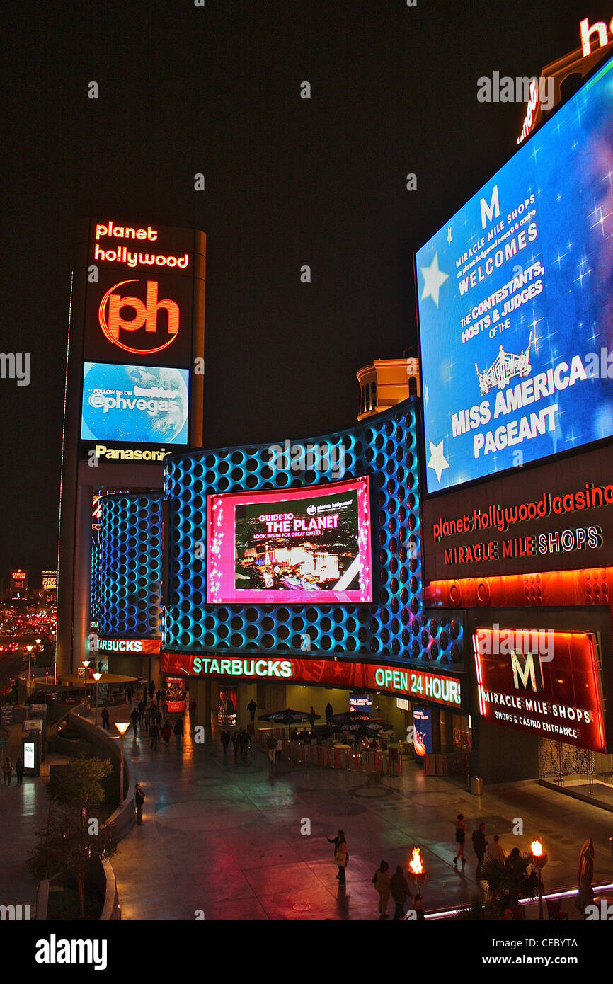 Une vue nocturne de Planet Hollywood hotel et casino à Las Vegas Banque D'Images