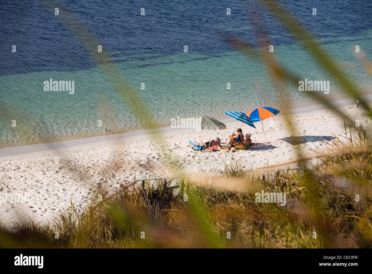 Le soleil sur la plage de Geordie Bay. Rottnest Island, Australie occidentale, Australie Banque D'Images