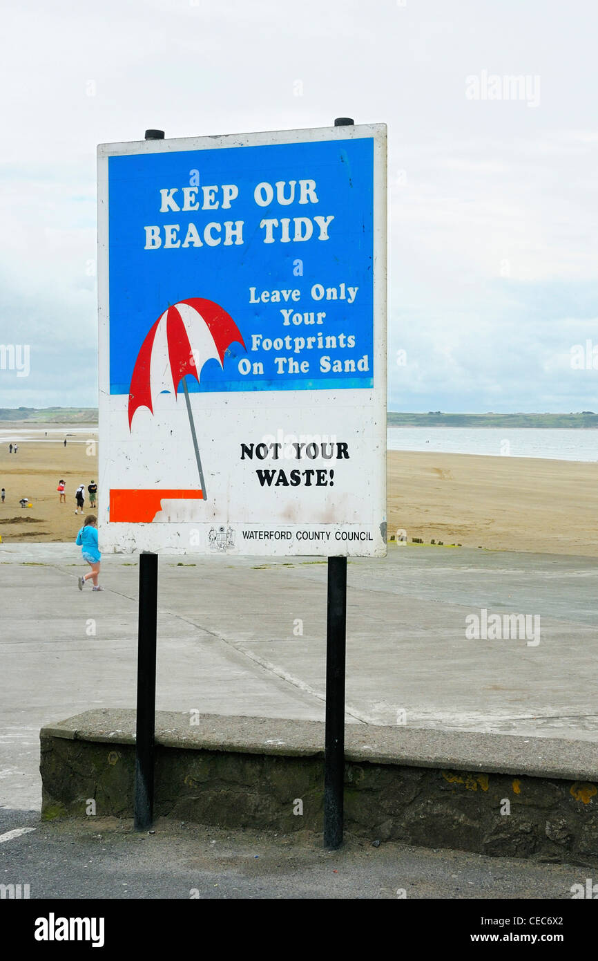 Inscription à l'accès à la plage de la promenade dans le comté de Waterford, Waterford, Irlande. Banque D'Images