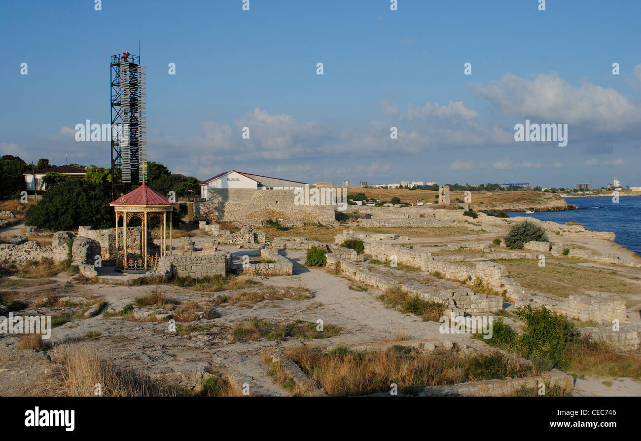 L'Ukraine. Chersonesus Taurica. 6ème siècle avant JC. Ruines avec le spot de baptême du Prince Vladimir le Grand. Sébastopol. Banque D'Images