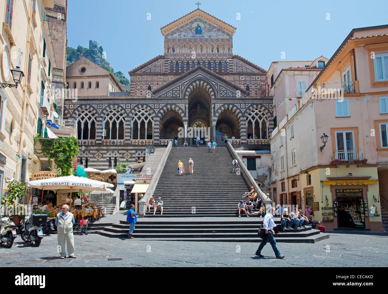 Cathédrale de Saint Andrew, la Piazza del Duomo, Amalfi, côte amalfitaine, UNESCO World Heritage site, Campanie, Italie, Europe Banque D'Images