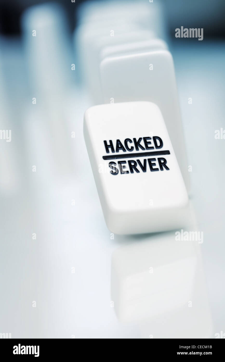 Des dominos représentant une série de serveur ordinateur piraté Banque D'Images