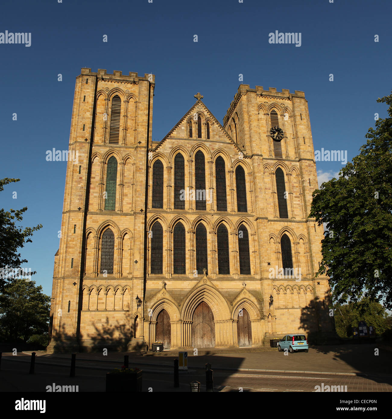 La cathédrale de Ripon Ripon, avant de l'ouest, North Yorkshire, UK Banque D'Images