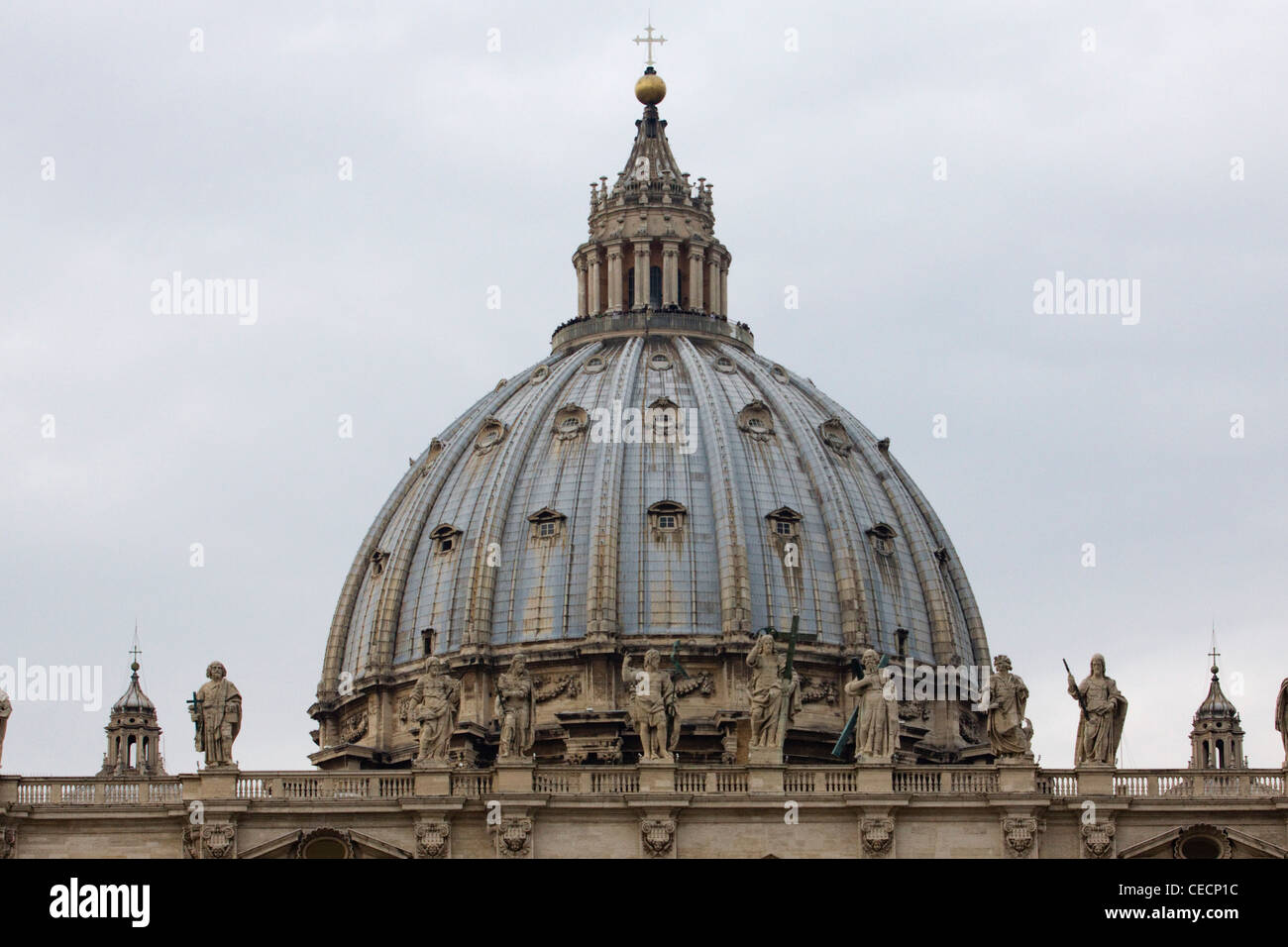 Le dôme de la Basilique Saint Pierre, la Basilique di San Pietro Rome Vatican Banque D'Images