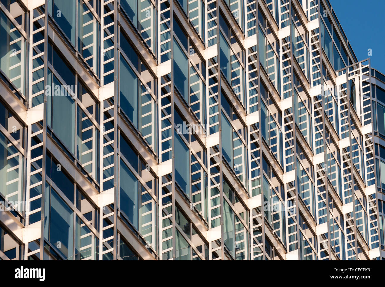Détail de façade, l'immeuble de bureaux au 20 Canada Square par Skidmore, Owings et Merrill, Canary Wharf, les Docklands, London, UK Banque D'Images