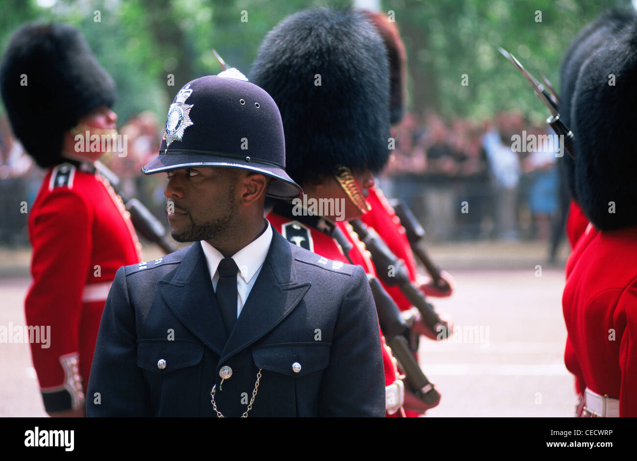 L'Angleterre, Londres, agent de police de couleur Banque D'Images