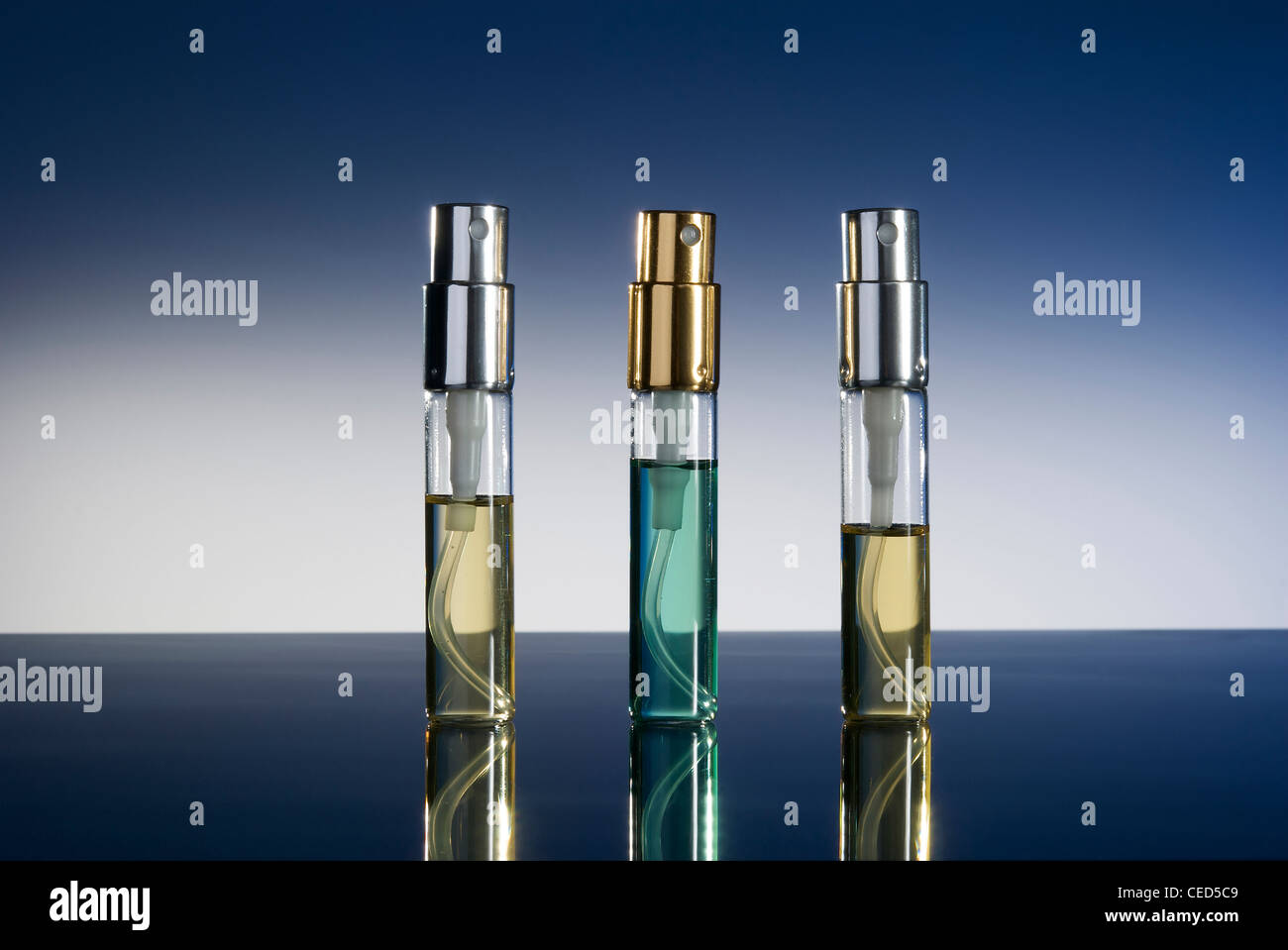 Trois flacon de parfum Banque D'Images