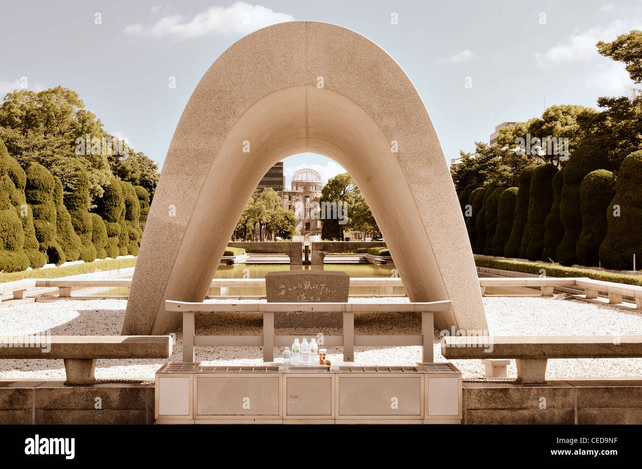 Cénotaphe de Hiroshima Peace Memorial Park à Hiroshima, au Japon. Banque D'Images