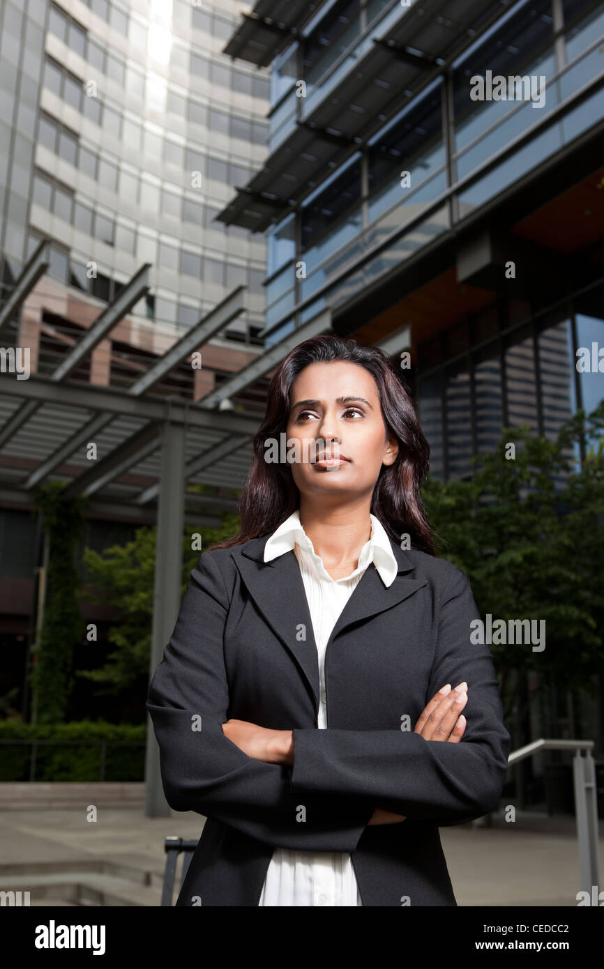 Indian businesswoman with arms crossed Banque D'Images