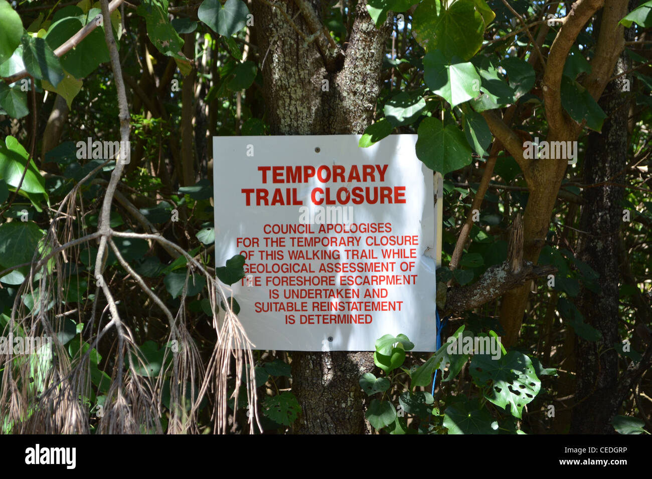 Fermeture temporaire trail sign Banque D'Images