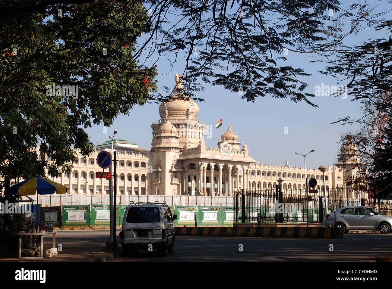 Vidhana soudha ; secrétariat d'état, construction, Bangalore, Inde, ce bâtiment de cubbon park est le siège du Karnataka govt Banque D'Images