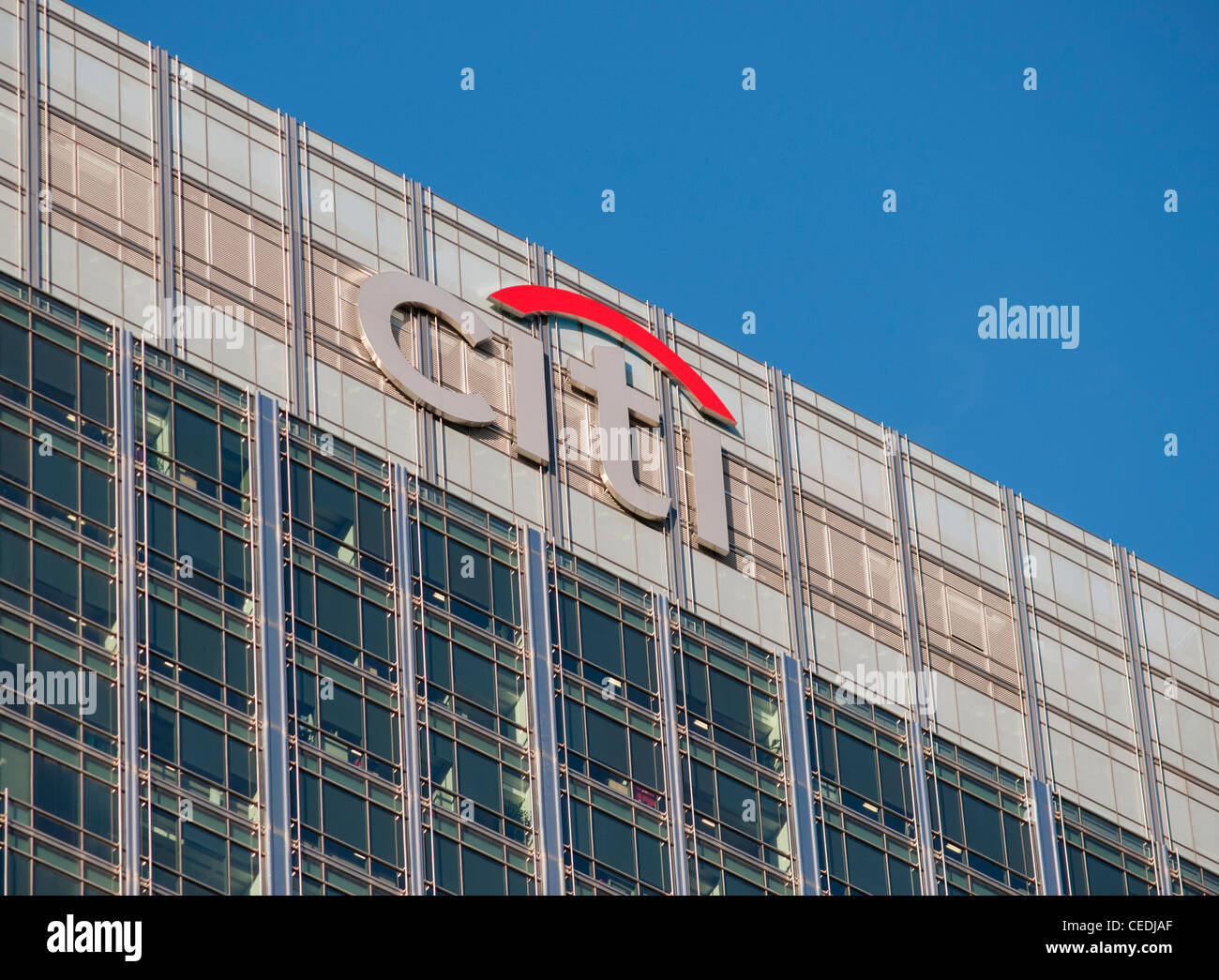 Logo de Citi à tour de bureaux de Citigroup Center EMEA (CCG2) à 25 Canada Square par Cesar Pelli (2001), Canary Wharf, London, UK Banque D'Images