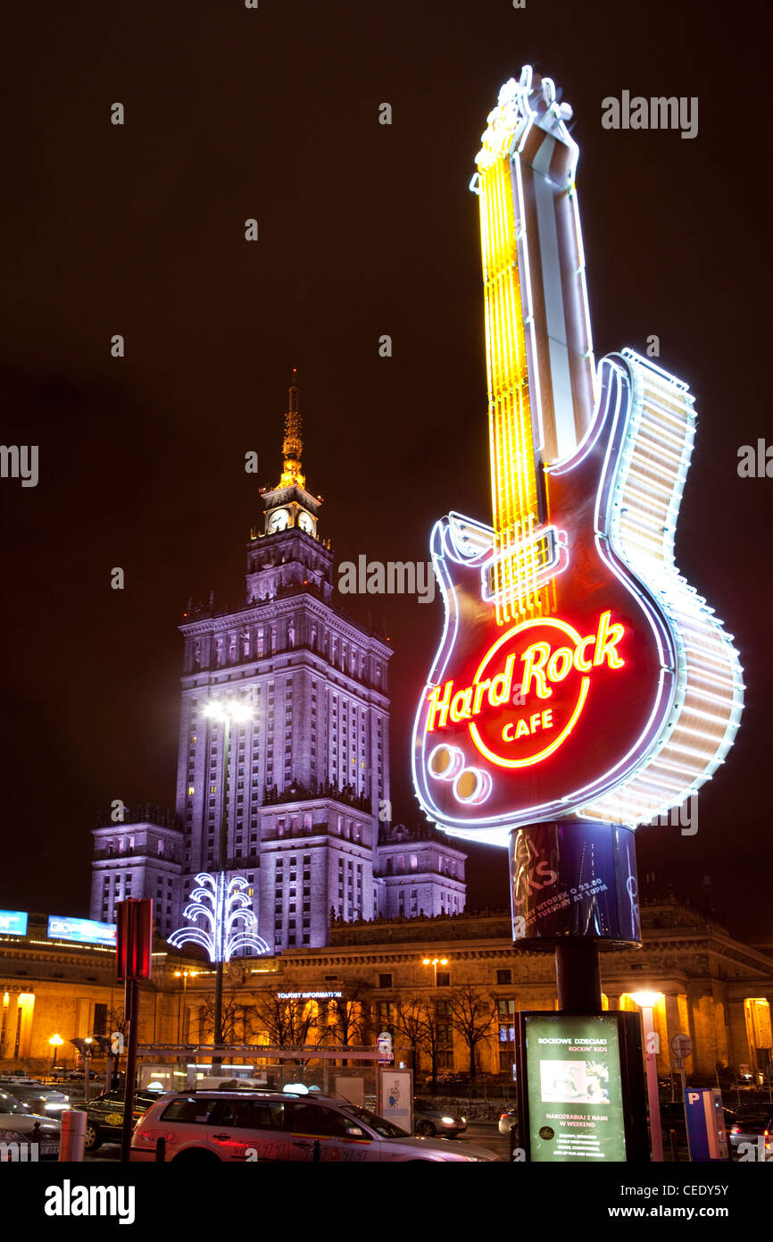 Varsovie, Pologne. Le Palais de la science et de la Culture. Banque D'Images