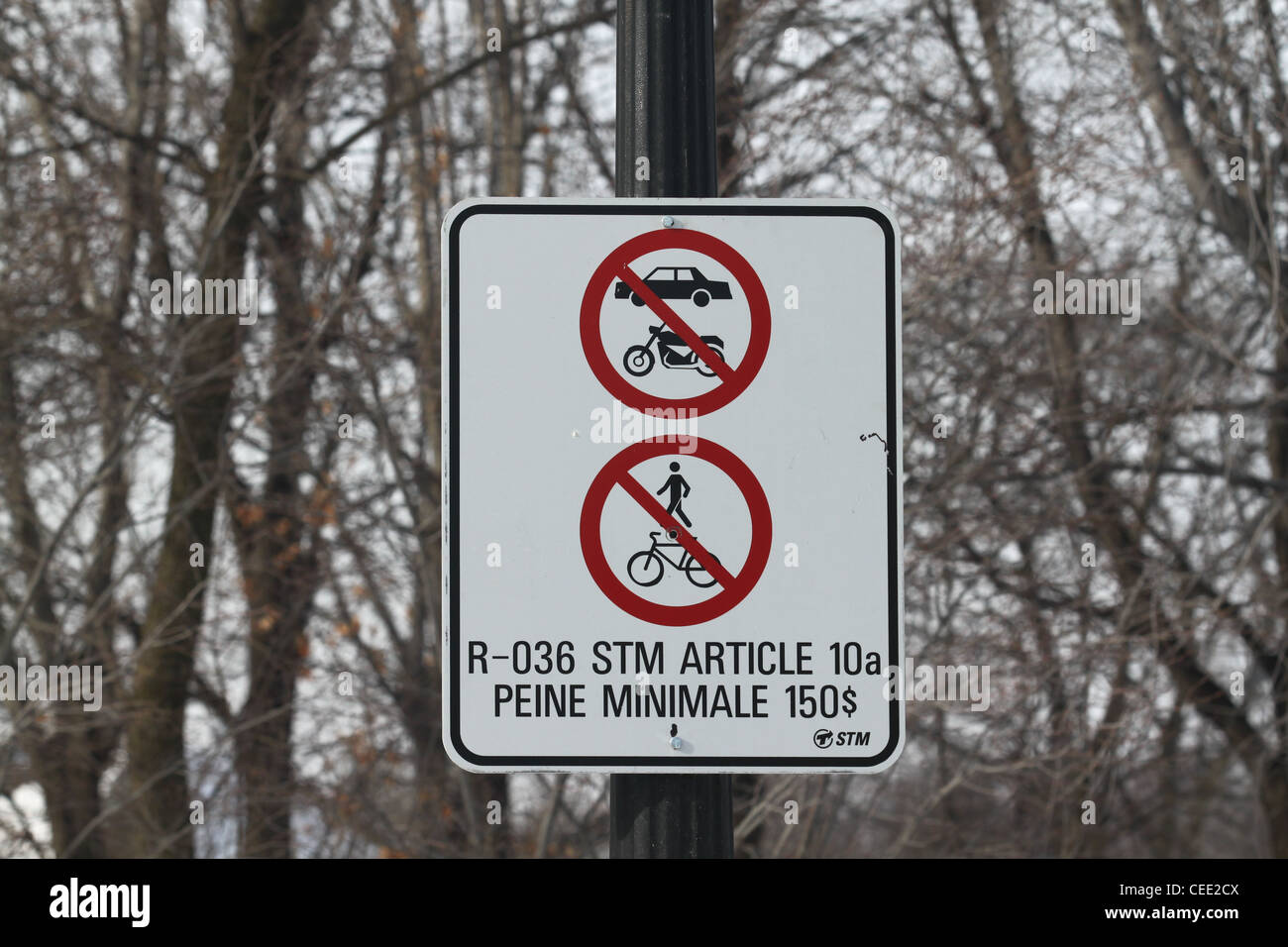 Signalisation routière pour aucun trafic pas de gens admis Banque D'Images