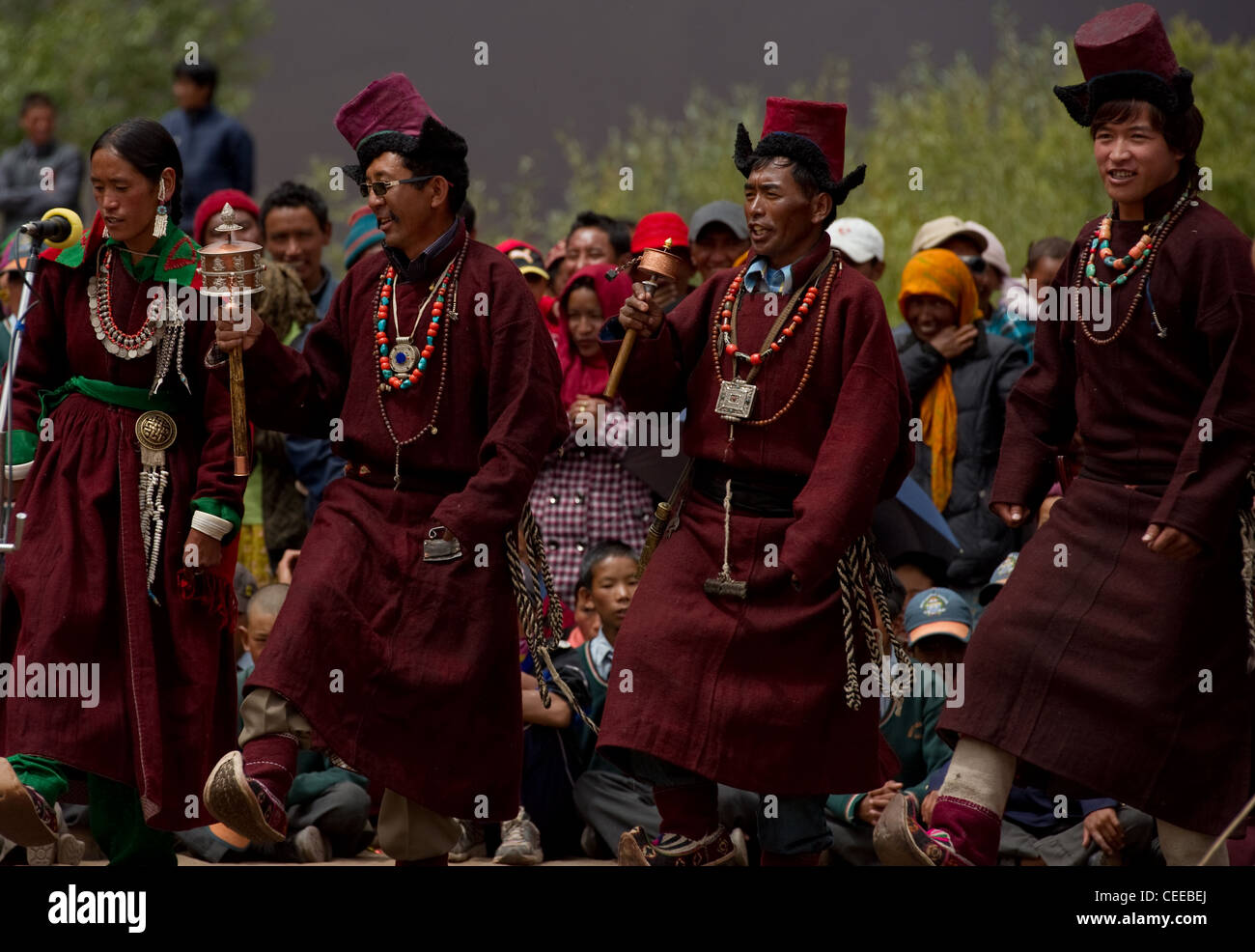 Costume de danse traditionnelle et ethnique du Ladakh Banque D'Images