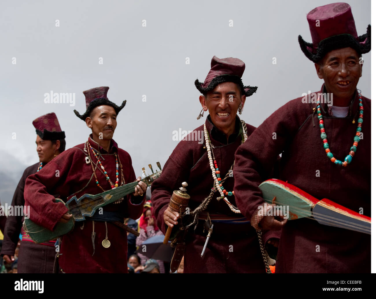 Costume de danse traditionnelle et ethnique du Ladakh Banque D'Images