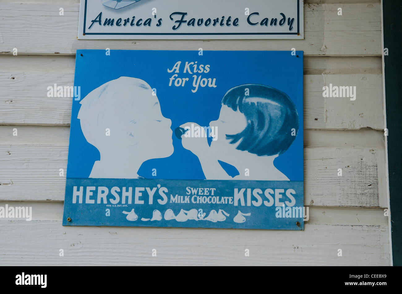 La reproduction de vieux signe Hershey's Kisses. Barkerville, British Columbia, Canada Banque D'Images