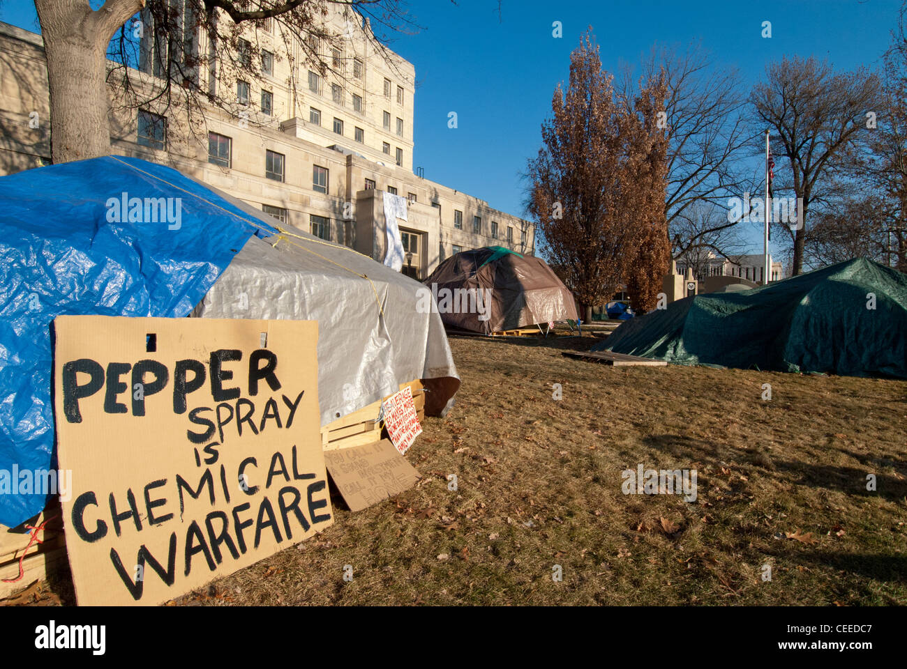 Campement Boise occupent en face de l'ancien palais de justice du comté d'Ada sur Décembre 19, 2011 Banque D'Images