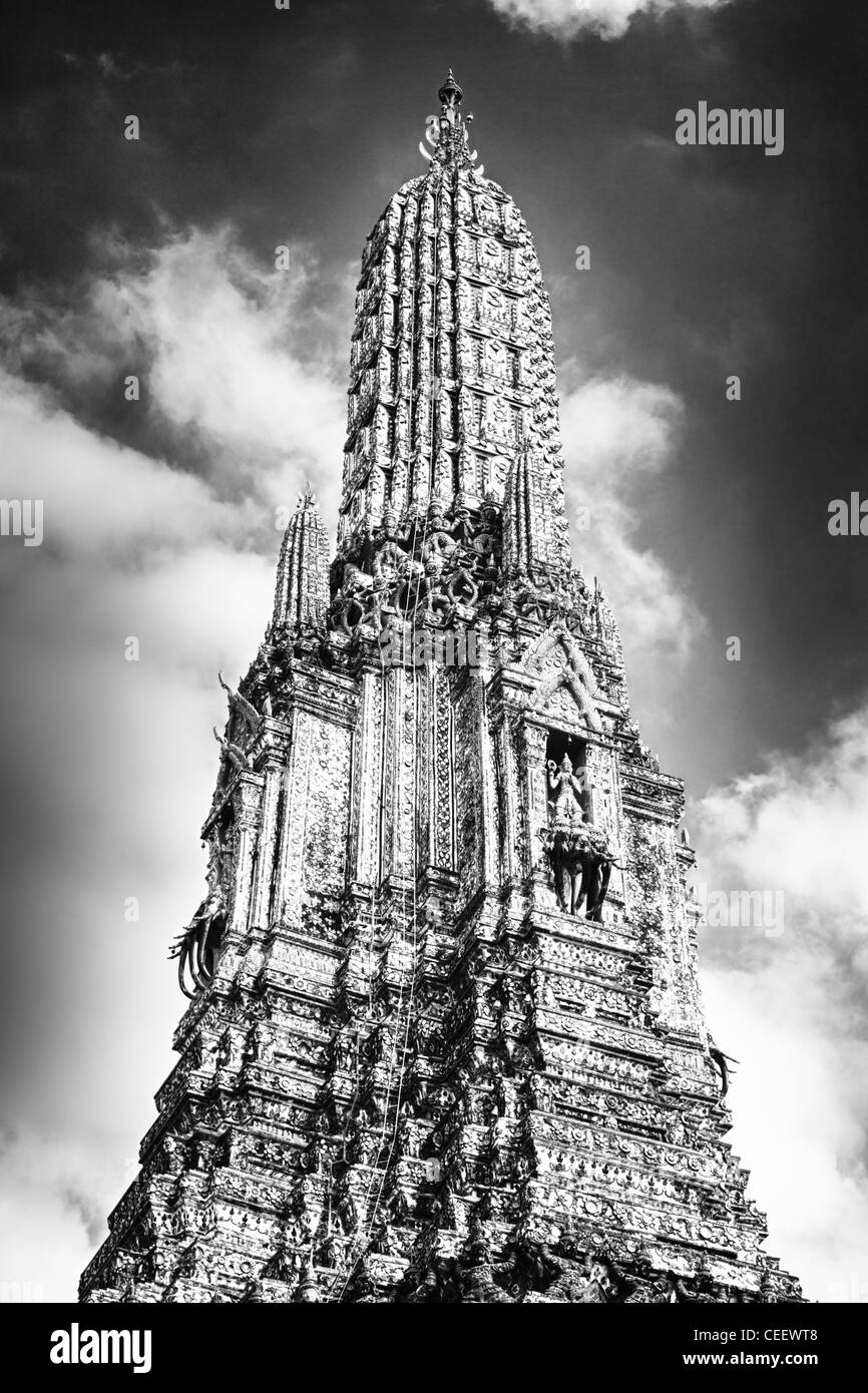 Temple de l'aube, Bangkok, Thaïlande, en noir et blanc Banque D'Images