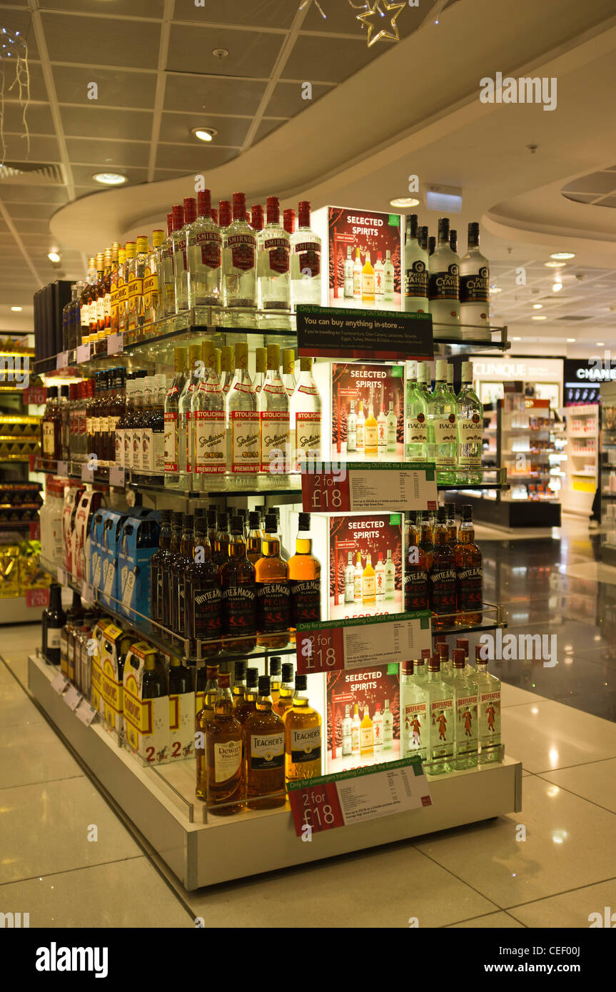 Dh L'AÉROPORT D'ÉDIMBOURG l'aéroport d'Édimbourg boutique hors alcool publicité stand : offres aéroports du Royaume-Uni Banque D'Images