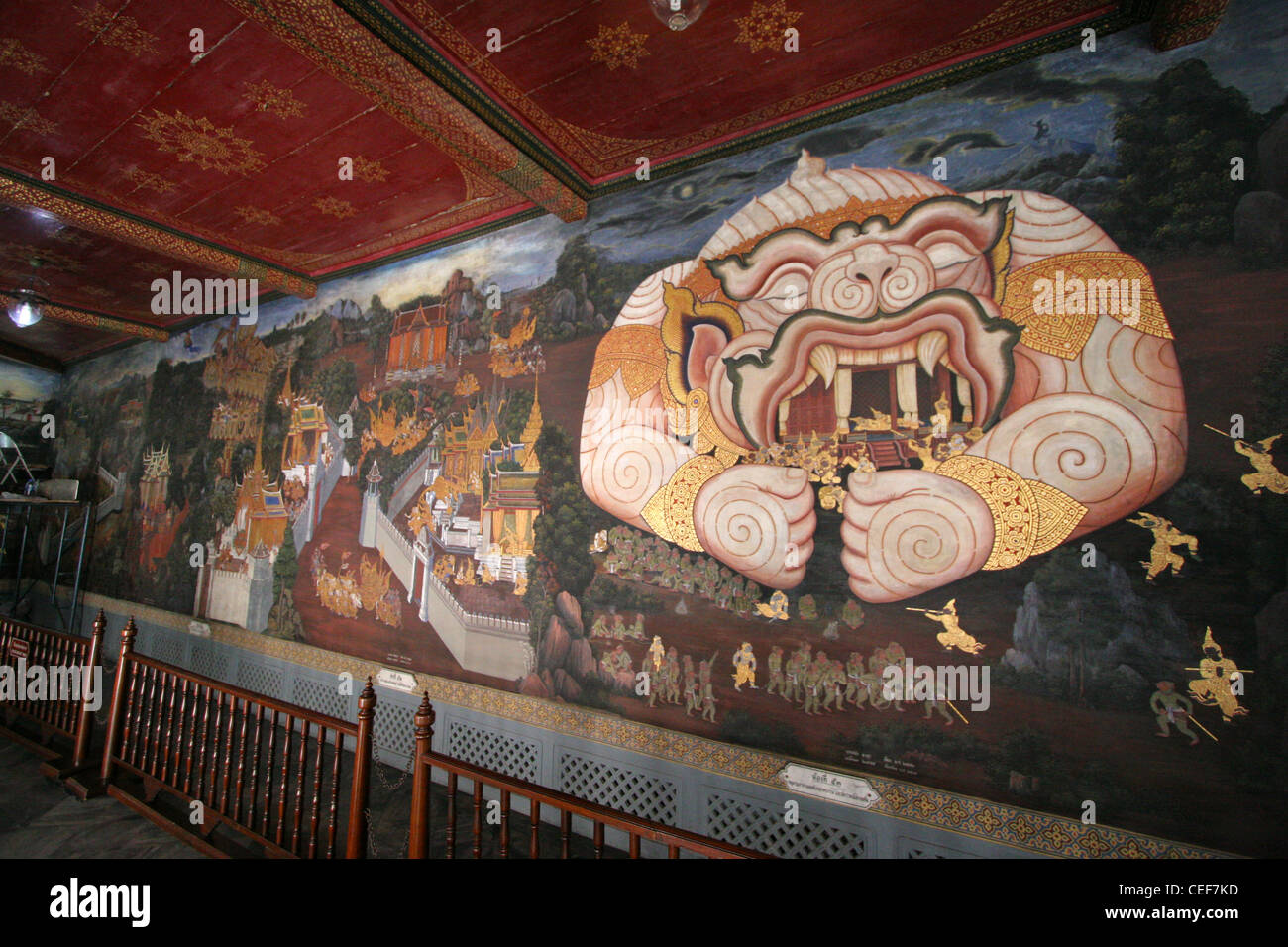 Des fresques murales représentant le Ramakien dans un cloître (Temple du Bouddha d'Émeraude) Wat Phra Kaew, le Grand Palais de Bangkok. La Thaïlande. Banque D'Images
