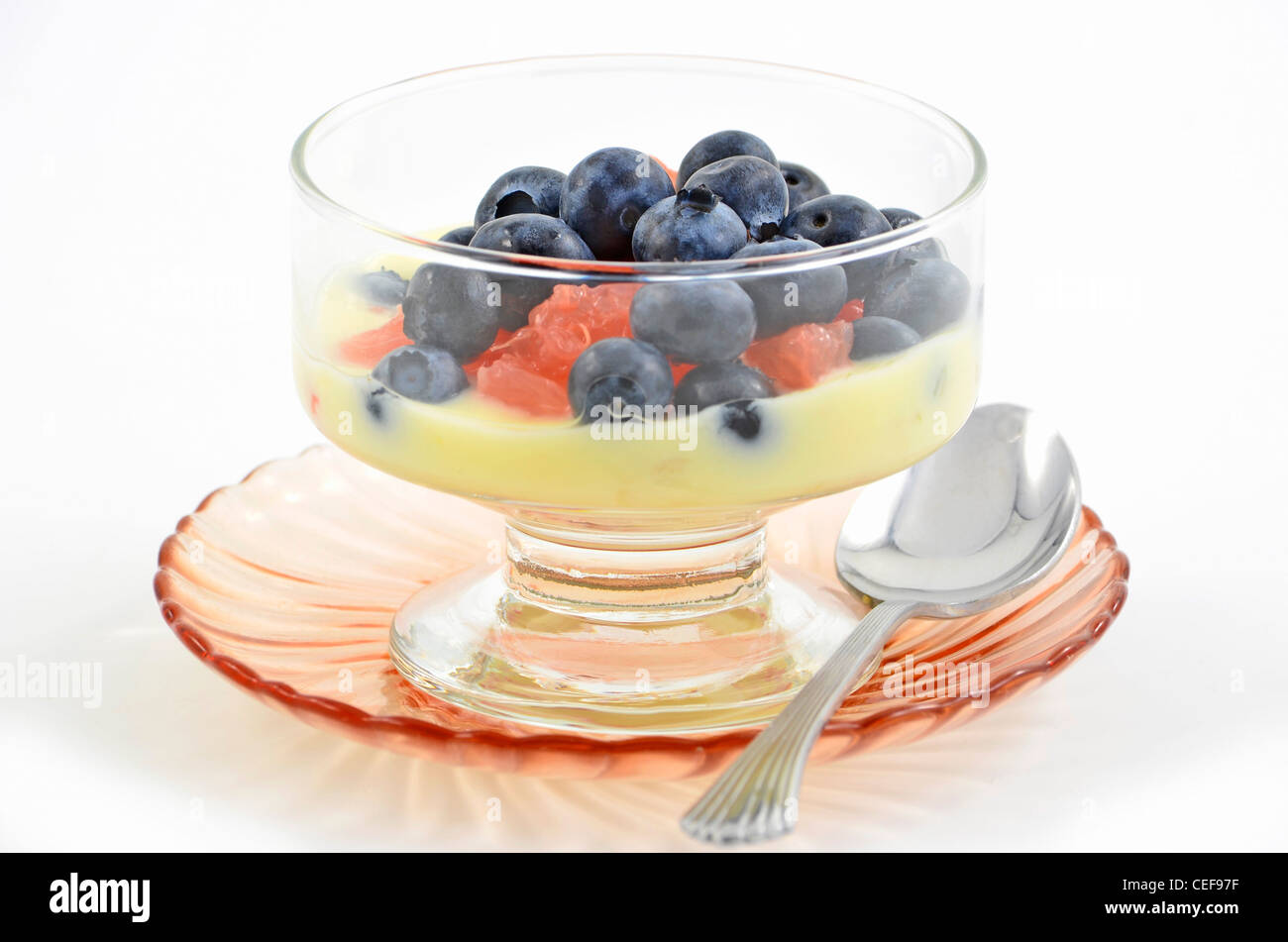 Les bleuets, yaourt citron et pamplemousse rouge cocktail au format horizontal Banque D'Images