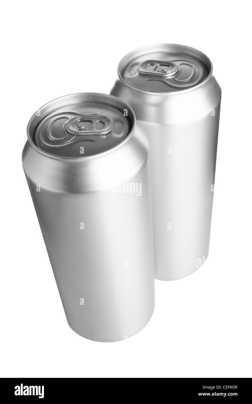 Deux canettes de bière isolé sur fond blanc Banque D'Images